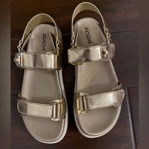 New Soda Chunky Gold Sandals Size 10